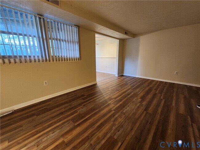 Foto del edificio - 9396 Wind Haven Ct