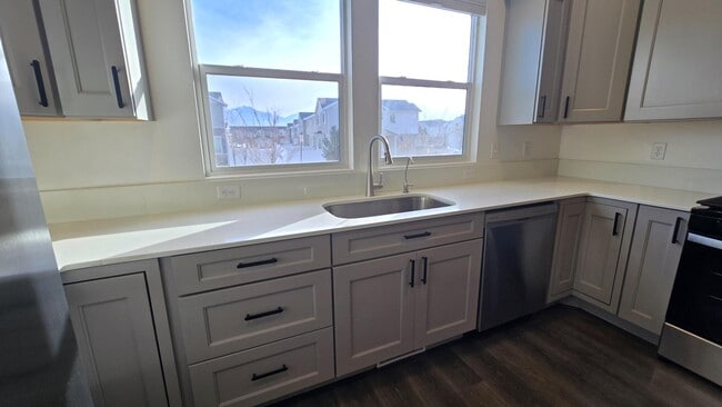 Building Photo - 12977 S Oberon Ln