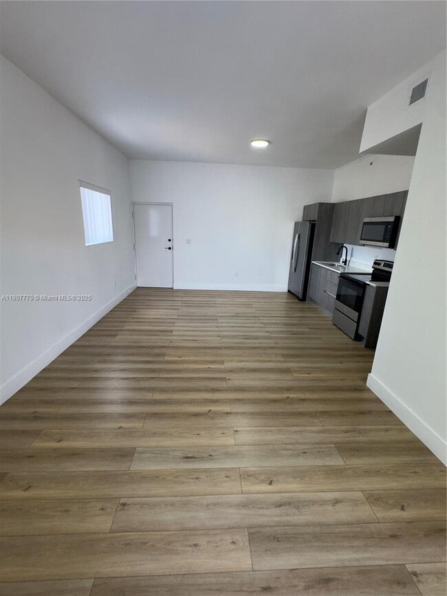 Foto del edificio - 1534 NW 1st St