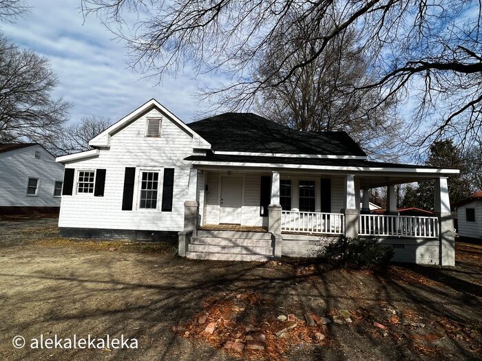Foto principal - Adorable Burlington 3 Bed, 2 Bath Availabl...