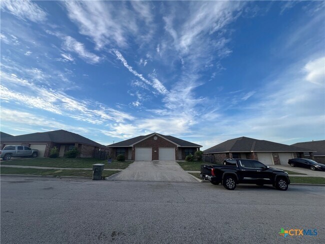 Building Photo - 4605 John David Dr