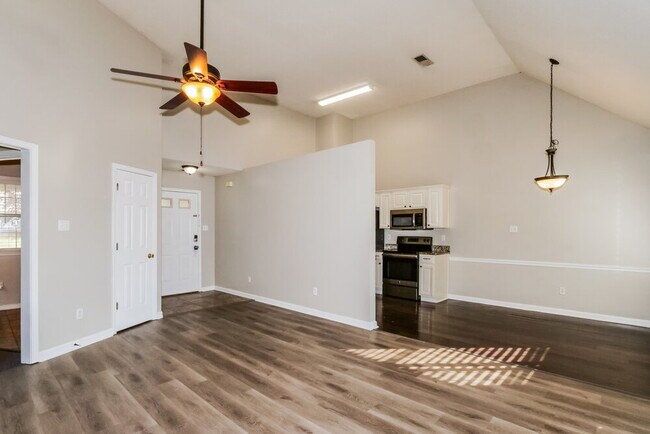 Foto del edificio - 115 Winding Creek Dr