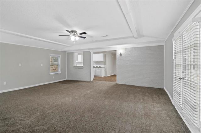 Foto del edificio - 5904 Emerson Dr