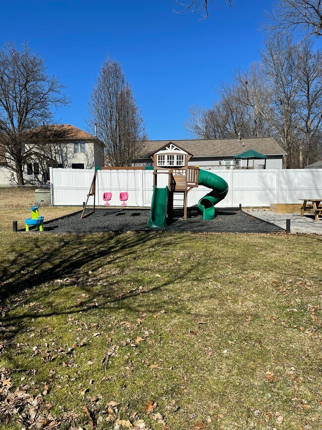 Building Photo - 4309 Emerald Way