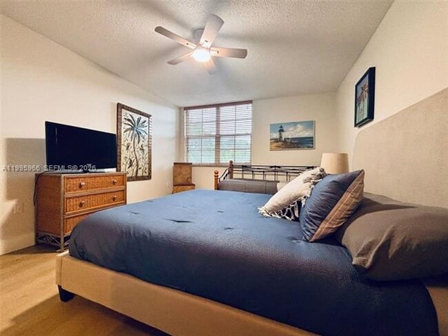 Photo - 19801 E Country Club Dr Apartment