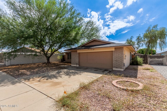 Foto del edificio - 5603 W Greenbriar Dr