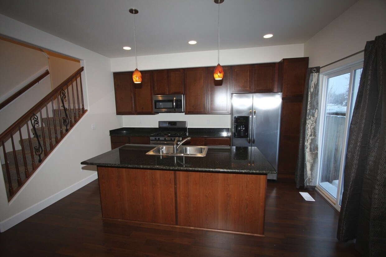 Primary Photo - 3 Bedroom Townhouse in East Anchorage!