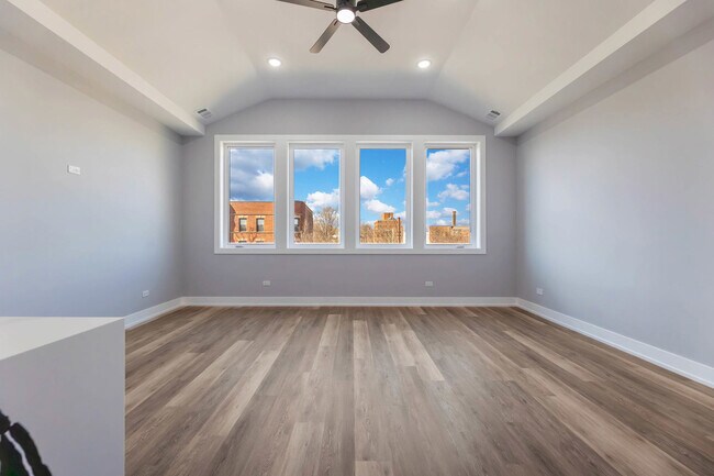 Foto del edificio - 5809 S Indiana Ave