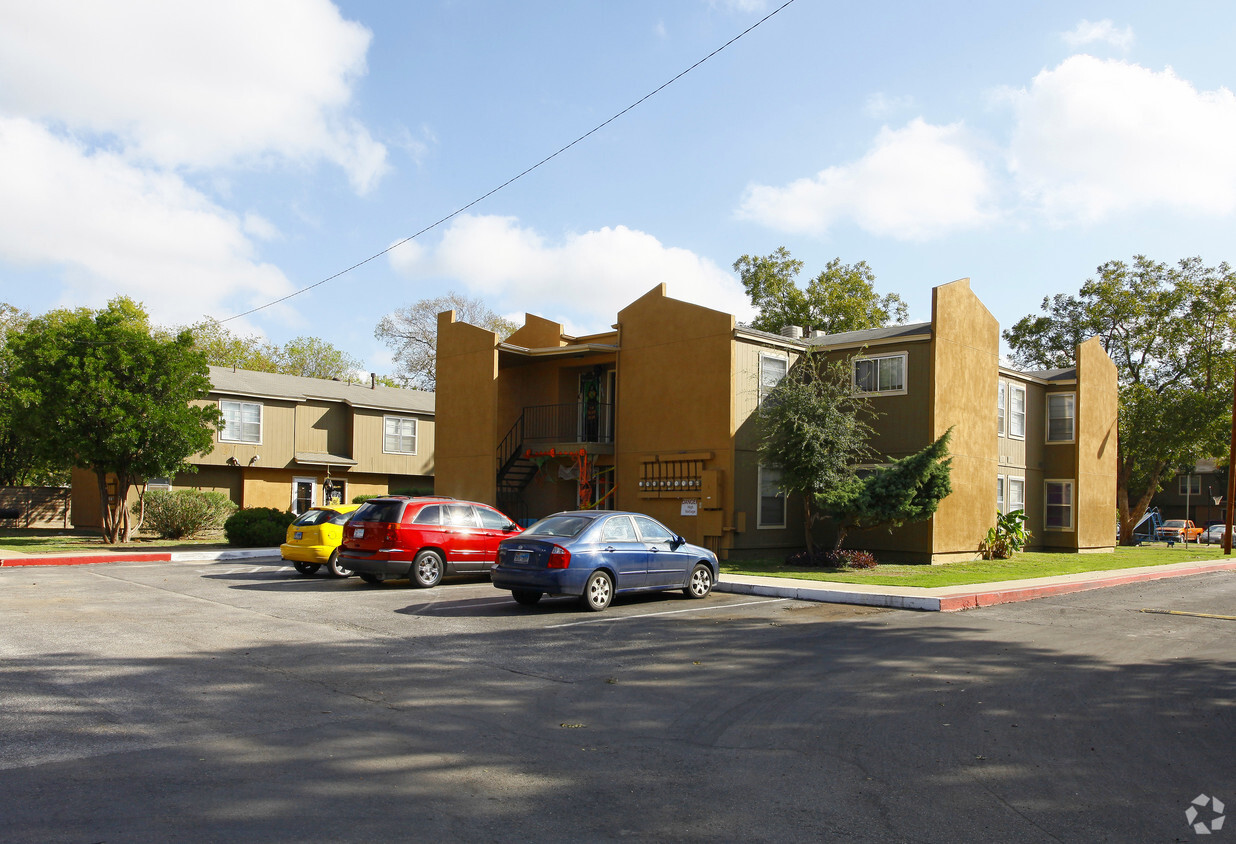 Foto principal - Cheyenne Village Apartments