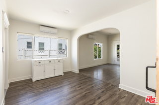 Foto del edificio - 1553 N Stanley Ave