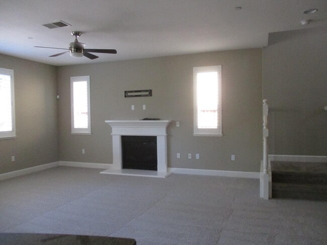 Building Photo - 381 Windsong Way