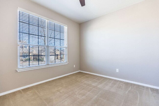 Building Photo - 27527 Paseo Mesa