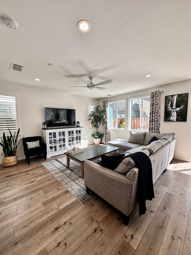 Building Photo - 2318 Spitfire Way