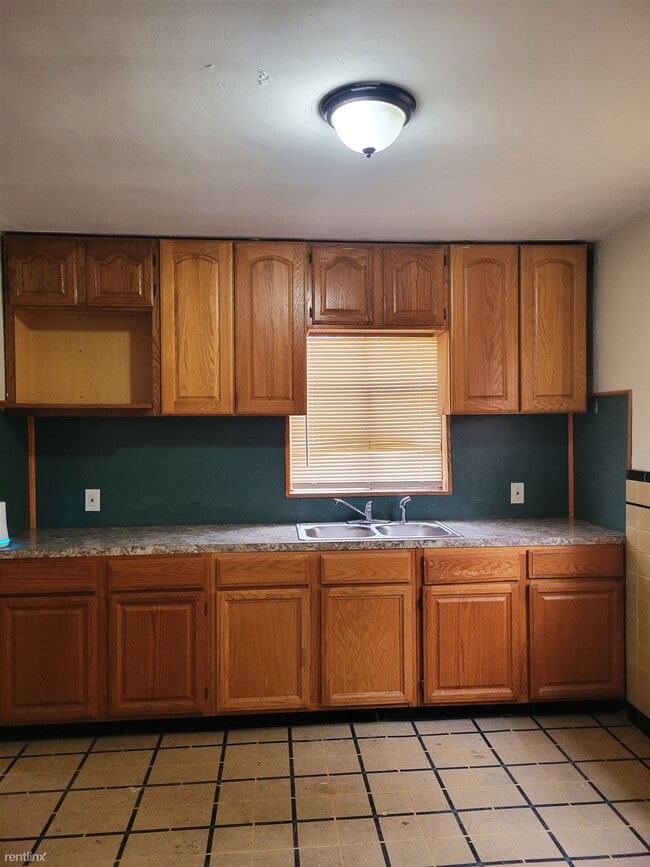 Building Photo - 3 br, 1 bath House - 2235 S Annabelle St
