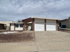 Building Photo - 11217 Les Peterson Ln