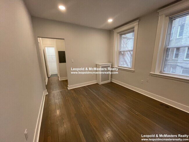 Foto del edificio - 275 Newbury St