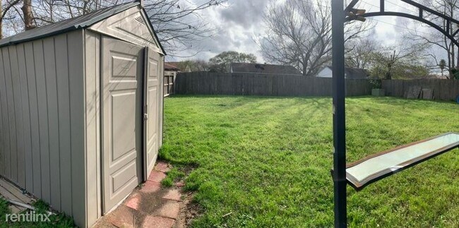 Building Photo - 3 br, 2 bath House - 24211 Four Sixes Ln