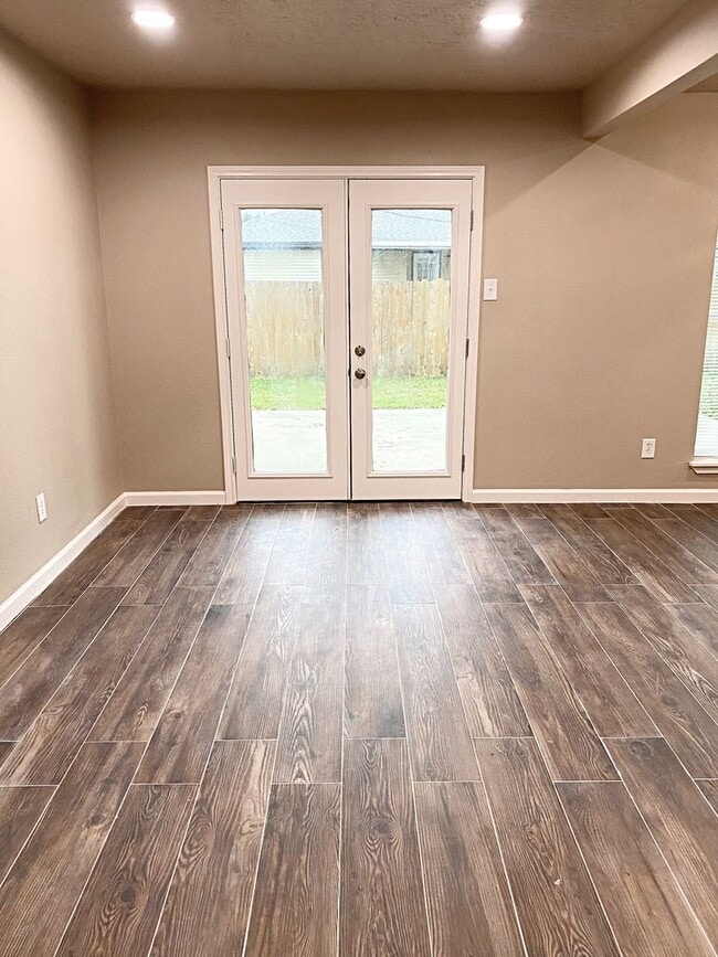 Building Photo - 9255 J Hood, Beaumont, TX 77707