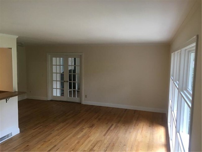 Foto del edificio - 4260 Rickenbacker Way NE