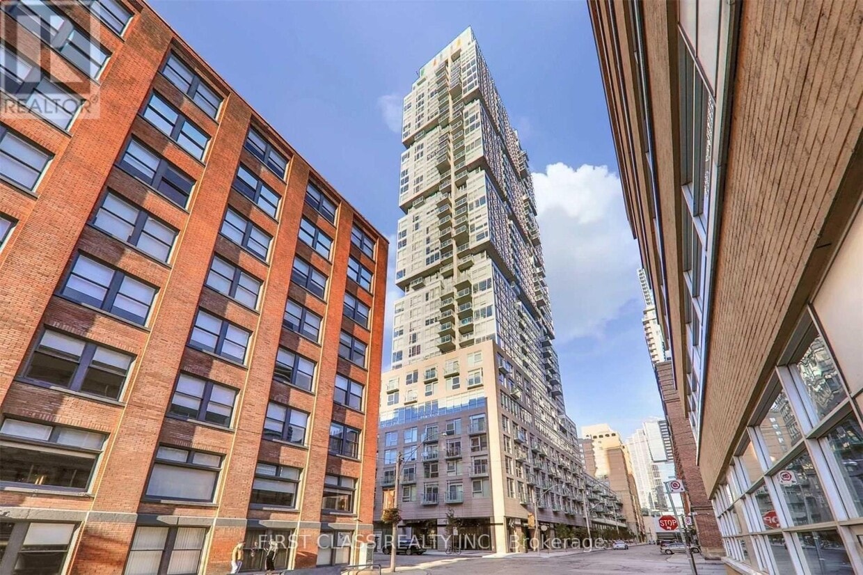 Primary Photo - 30 Nelson St