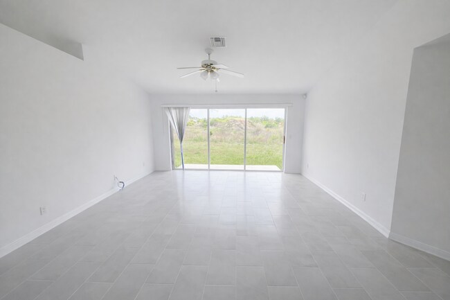 Foto del edificio - SPACIOUS 3Bd / 2 Ba SINGLE FAMILY HOUSE AVAILABLE