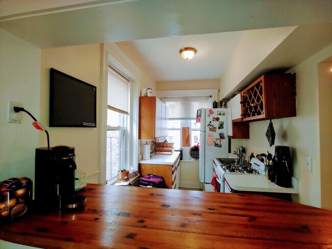 Foto del edificio - 324 Chestnut Hill Ave