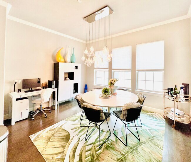 Building Photo - 15847 Spectrum Dr