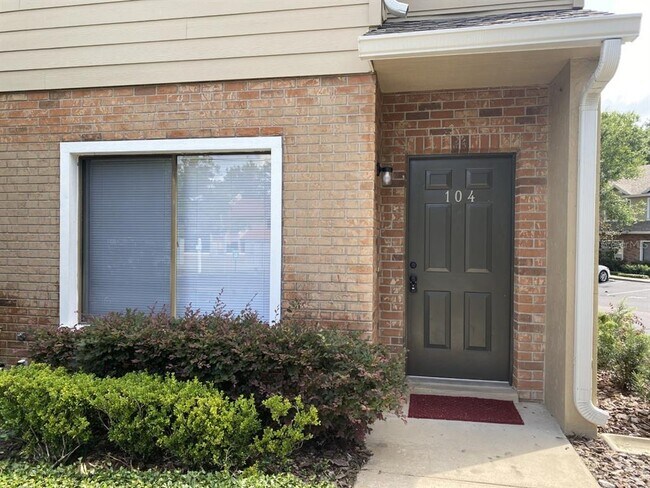 Building Photo - 104 Sandlewood Trail