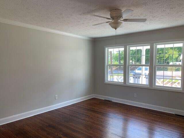 Building Photo - 1420 Central Dr