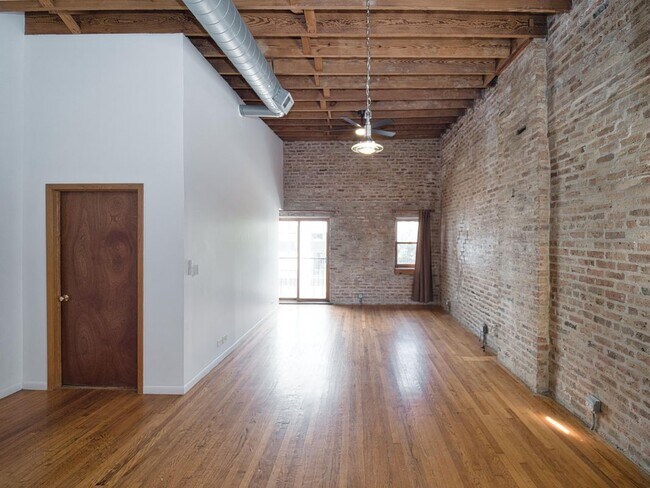 Foto del edificio - 2849 W Belmont Ave