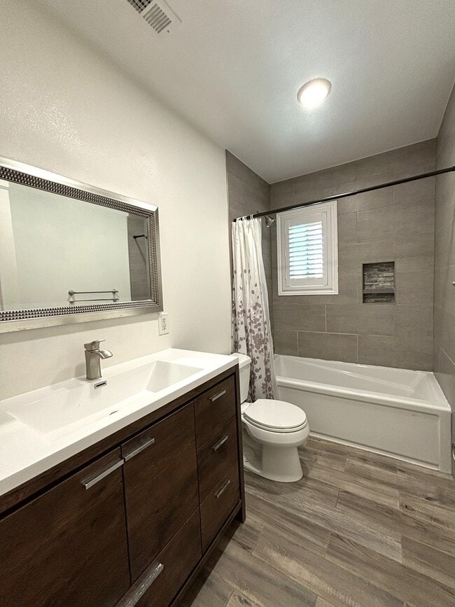 Building Photo - Charming 3-bedroom 2-bathroom home in Frem...