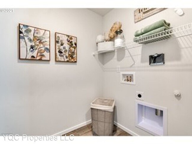 Building Photo - 3 br, 2.5 bath House - 2614 NE 116th Place