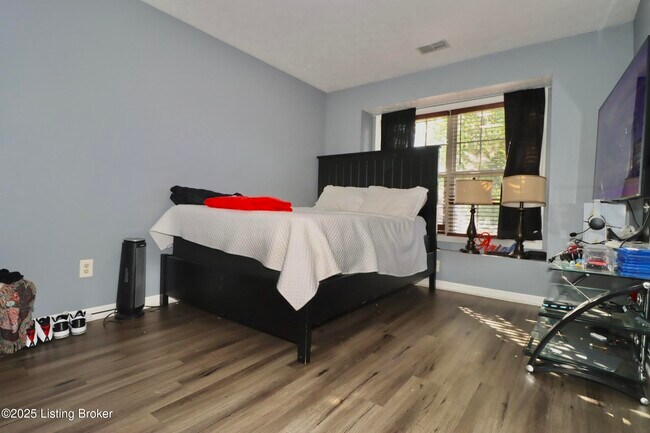 Building Photo - 9509 Hunters Trail Ct