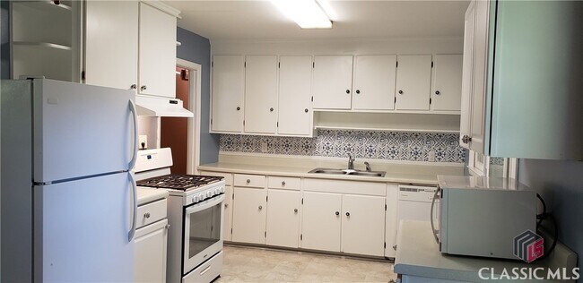 Foto del edificio - 295 Rumson Rd