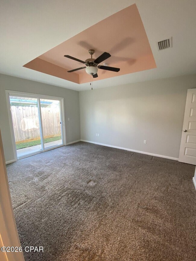 Foto del edificio - 401 Raven Ln