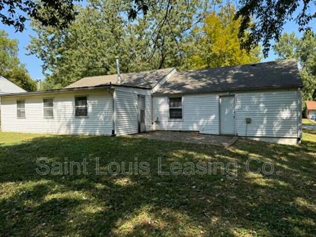 Foto del edificio - 1920 Green Valley Dr