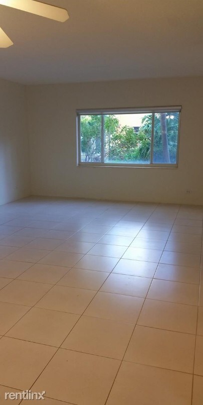 Building Photo - 721 NE 16th Ave