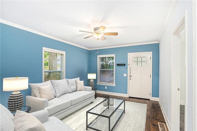 Building Photo - 3378 La Vista Dr