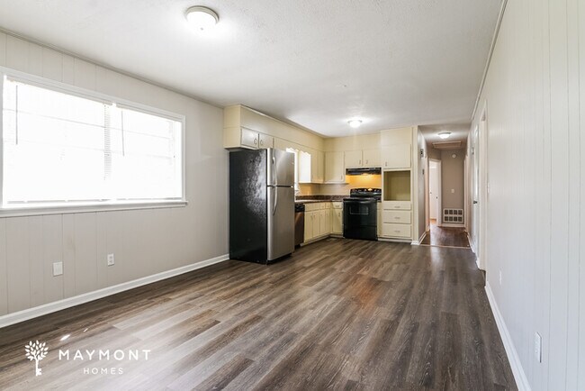Building Photo - 1411 Bucks Dr