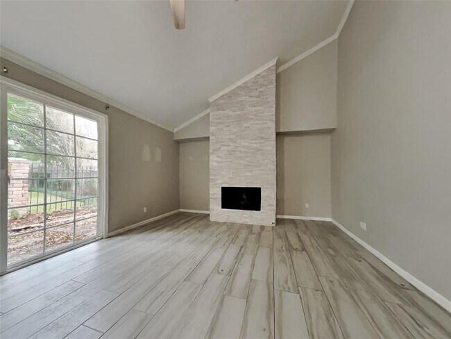 Building Photo - 911 Bayou River Dr