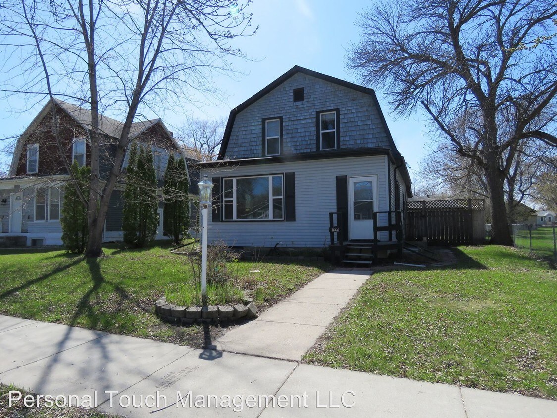 Primary Photo - 1006 27th St N