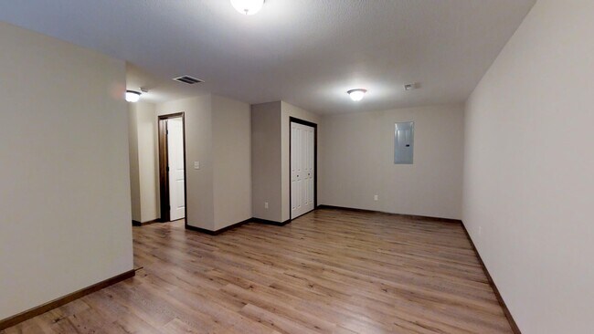 Building Photo - 708 S Deer Hvn St