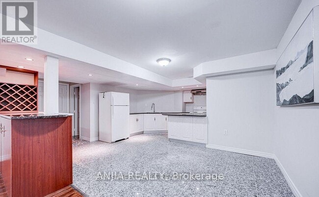 Building Photo - 3 Stonebridge Dr