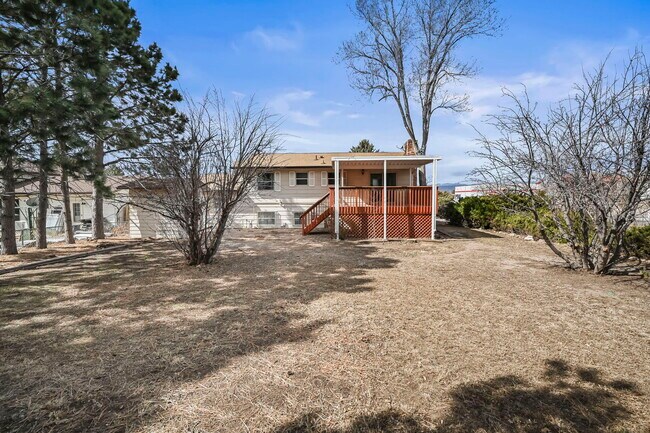 Building Photo - 1481 Hiawatha Dr