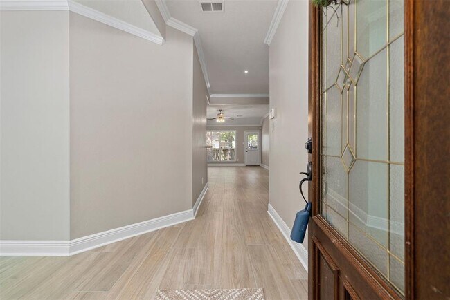 Building Photo - 43 E Russet Grove Cir