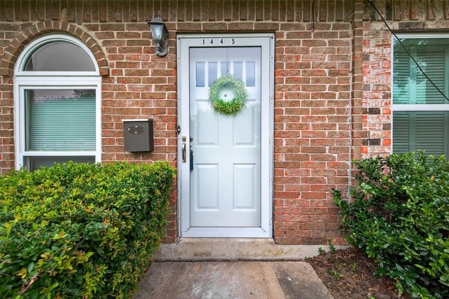 Building Photo - 1445 Bonanza Rd