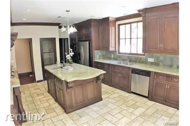 Building Photo - 4520 Libbit Ave