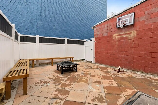 Building Photo - 1320 Florida Ave NE