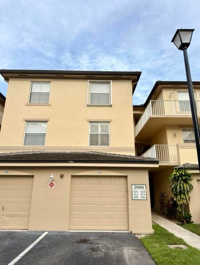 Foto del edificio - 2080 Greenview Shores Blvd