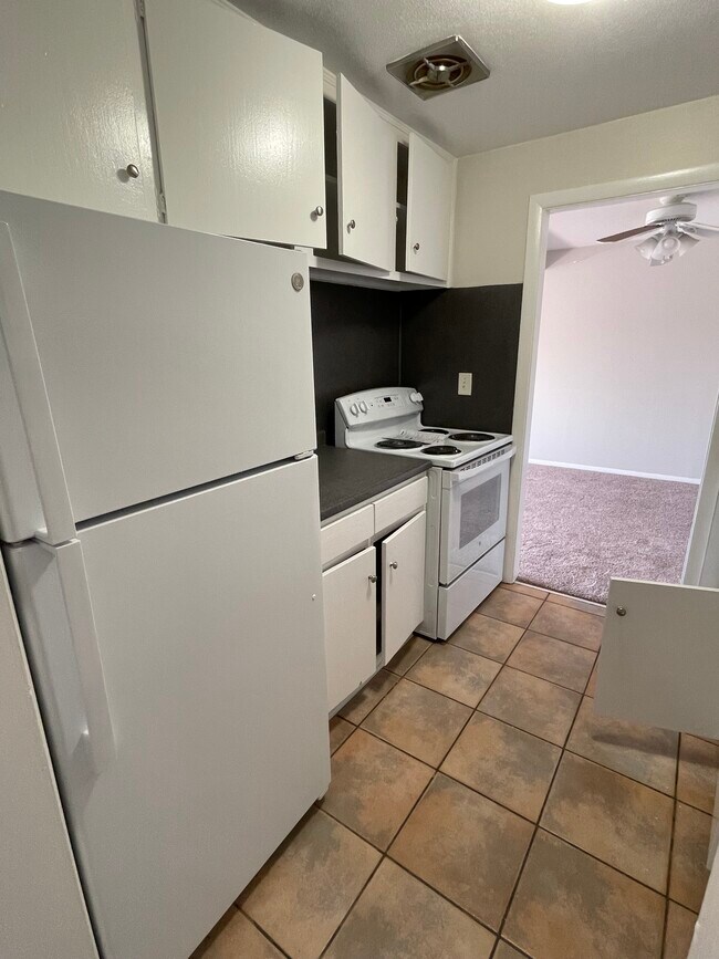 44 Olcott Dr Unit 312, Manchester, CT 06040 Apartments in Manchester